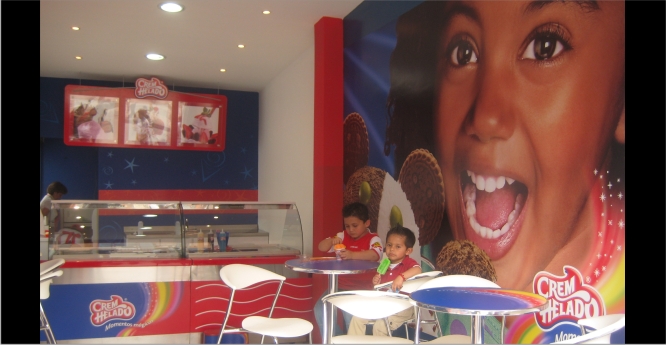 Crem Helado-Retail Solutions-Dise&ntilde;o Producci&oacute;n Montaje / Artes Aldas Brand